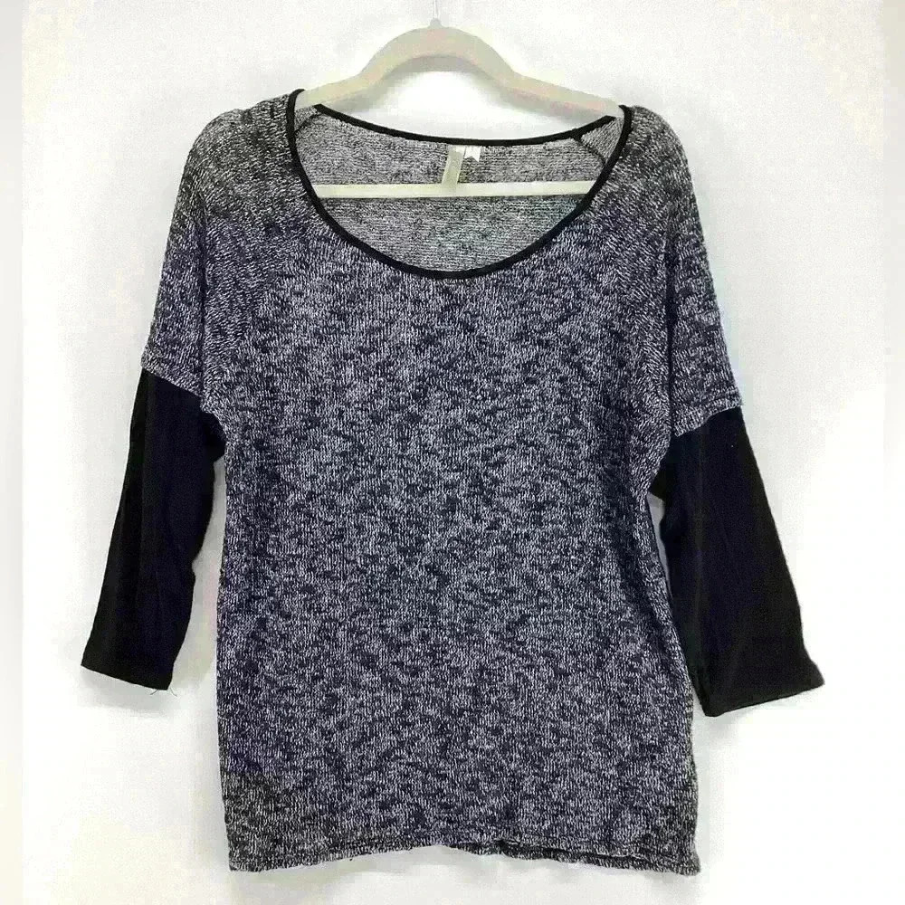 L CHENAULT Women Gray Black Sheer lightweight sweater A96 Large